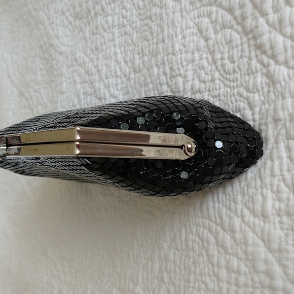 VINTAGE LA REGALE BLACK METALLIC MESH EVENING BAG - Picture 3 of 8